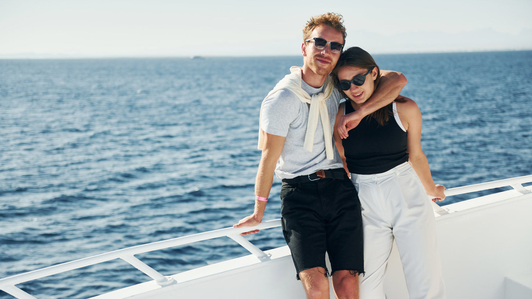 Dive into the world of nautical fashion: Chic and comfortable at sea